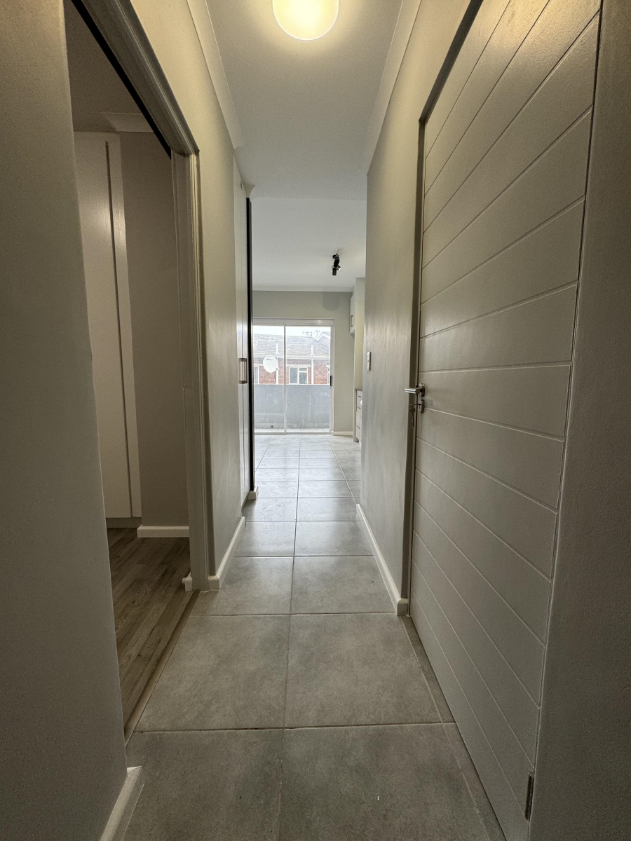 1 Bedroom Property for Sale in Table View Western Cape